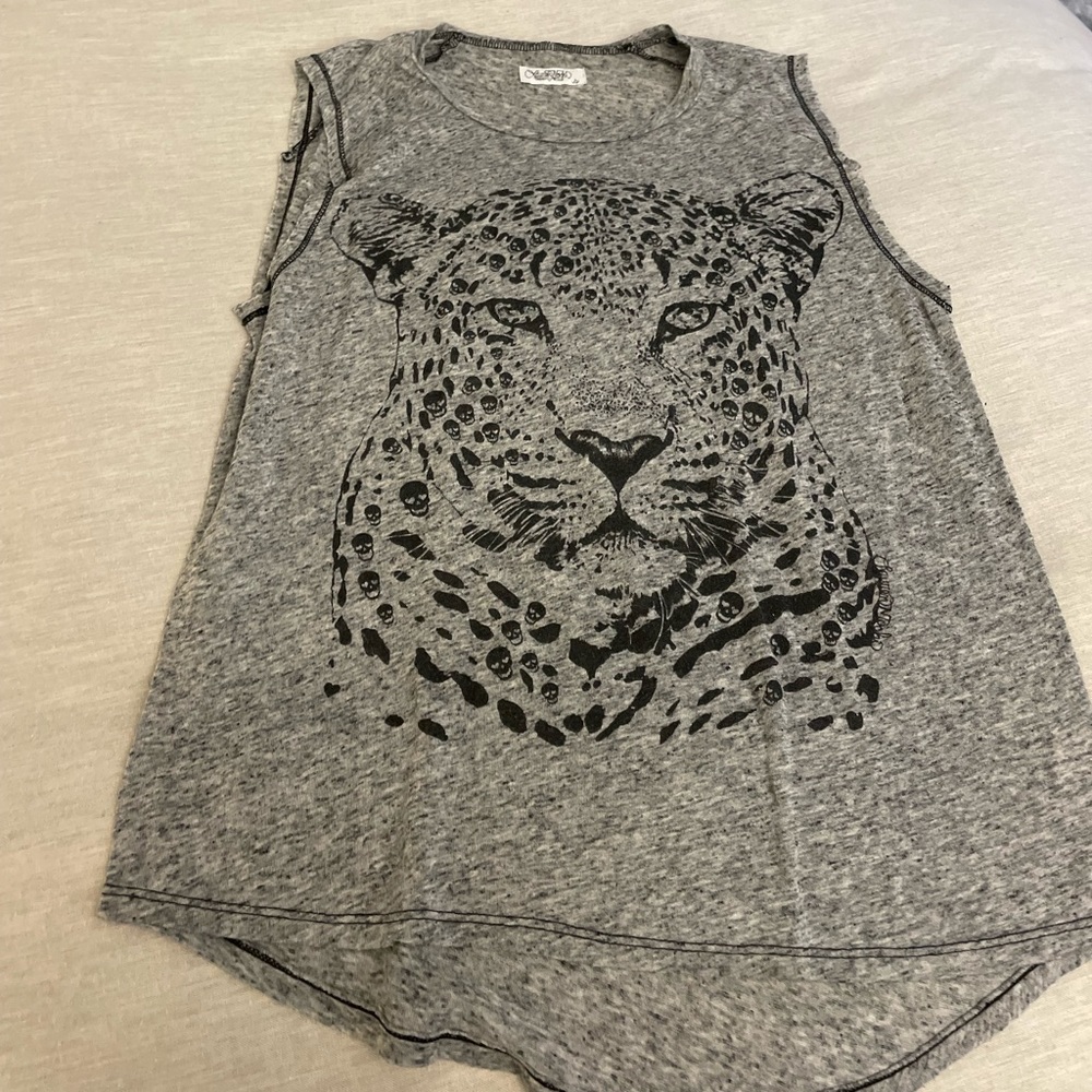 Gray tank with leopard